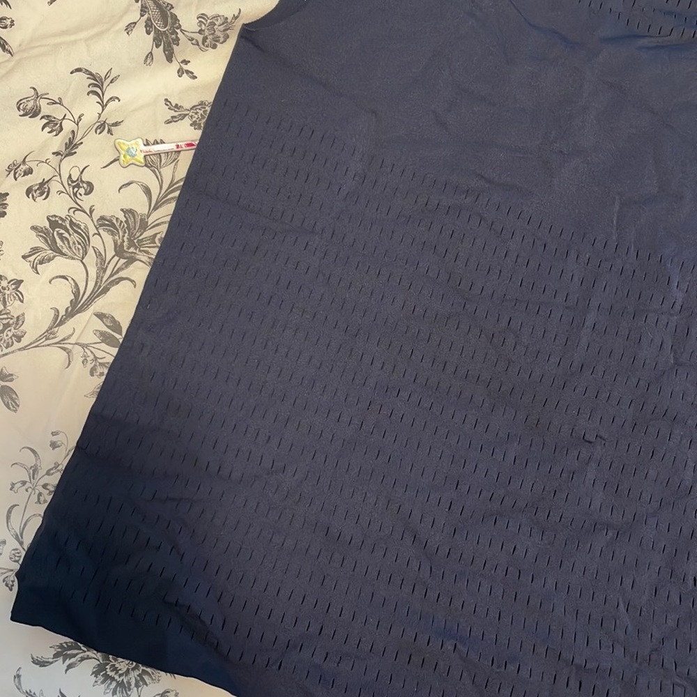 Fabletics top - Picture 2 of 4